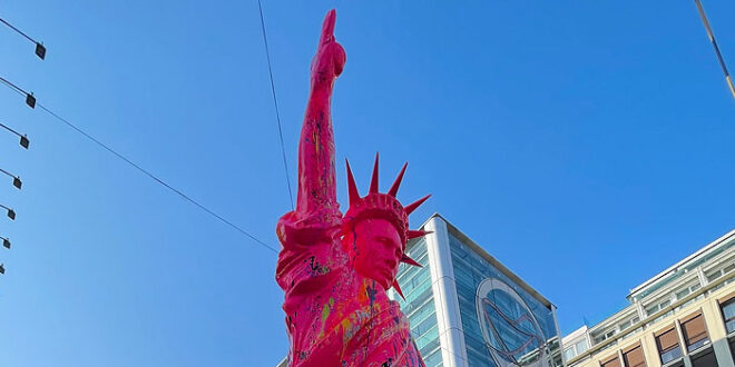 Statua della Libertà Putin