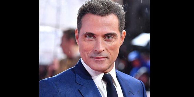 Rufus Sewell 